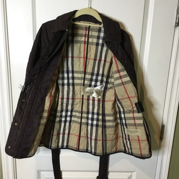 BURRBERRY BRIT JACKET WITH CLASSIC NOVA CHECK LINING.  SIZE 4 QUILTED JACKET​ - Picture 3 of 7